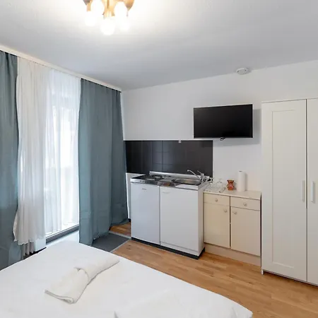 Hotel Boardinghaus Perani Augsburgo